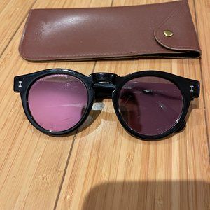 Illesteva Leonard Sunglasses Pink lens black frame